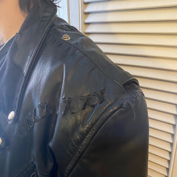 Unique 80s vintage leather jacket - Picture 3 of 11